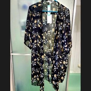 NWT Landy crochet trim kimono